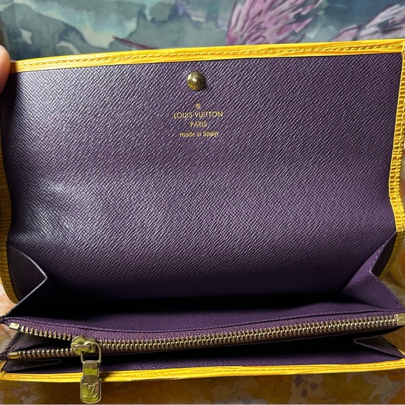 LV Epi Long Wallet Auth. Vintage - Picture 8 of 10